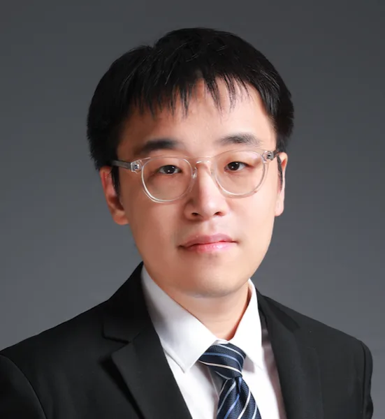 Zhi Li